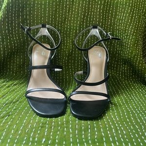 MIX NO. 6
ALICIANA SANDAL